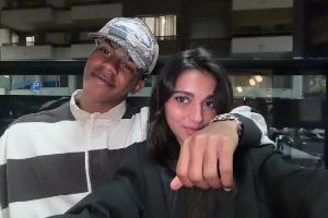 恩爱！亚马尔社媒晒与新女友合照，此前曾公开带她参加巴萨庆功宴